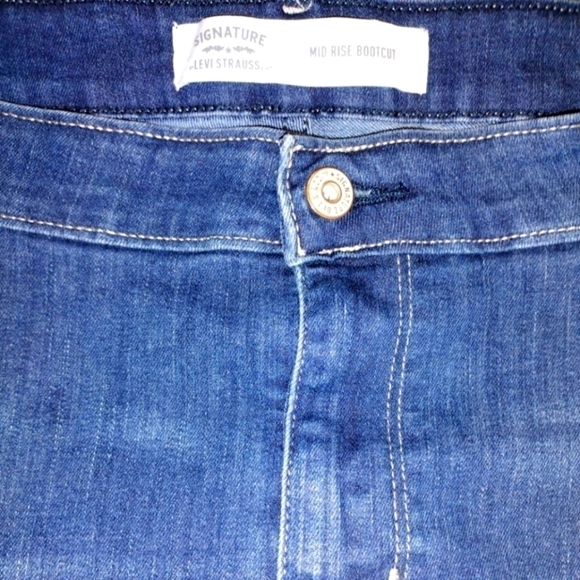 𝅺SIGNATURE Levi's Strauss 24W Mid-rise Bootcut - Picture 1 of 2